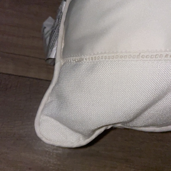 NWT Chris Madden Heirloom Embroidery White 18x18 throw accent decor pillow - Picture 3 of 10